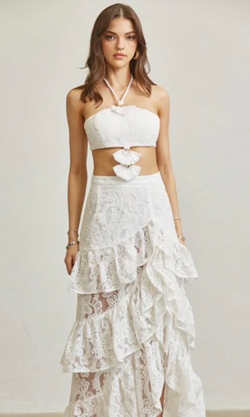 Beautiful white maxi dress with a ruffled skirt