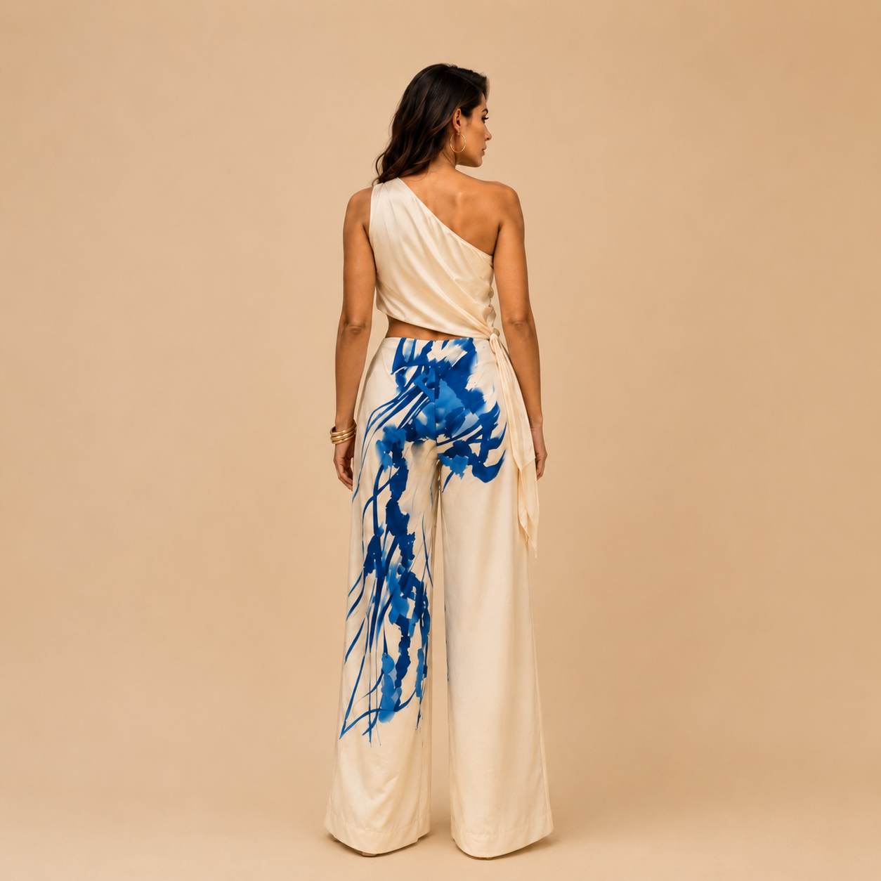 Set two pieces, artistic blue paintbrush stroke print over an ivory base.