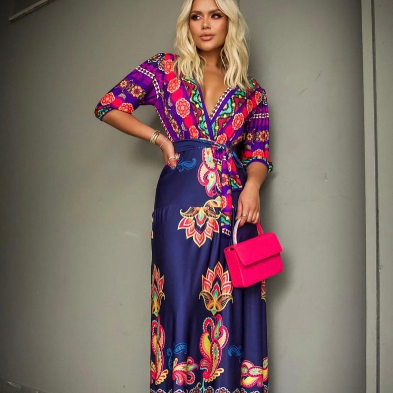 01. Maxi dress, Long dress with long sleeves in an asymmetrical print. casual, vacations