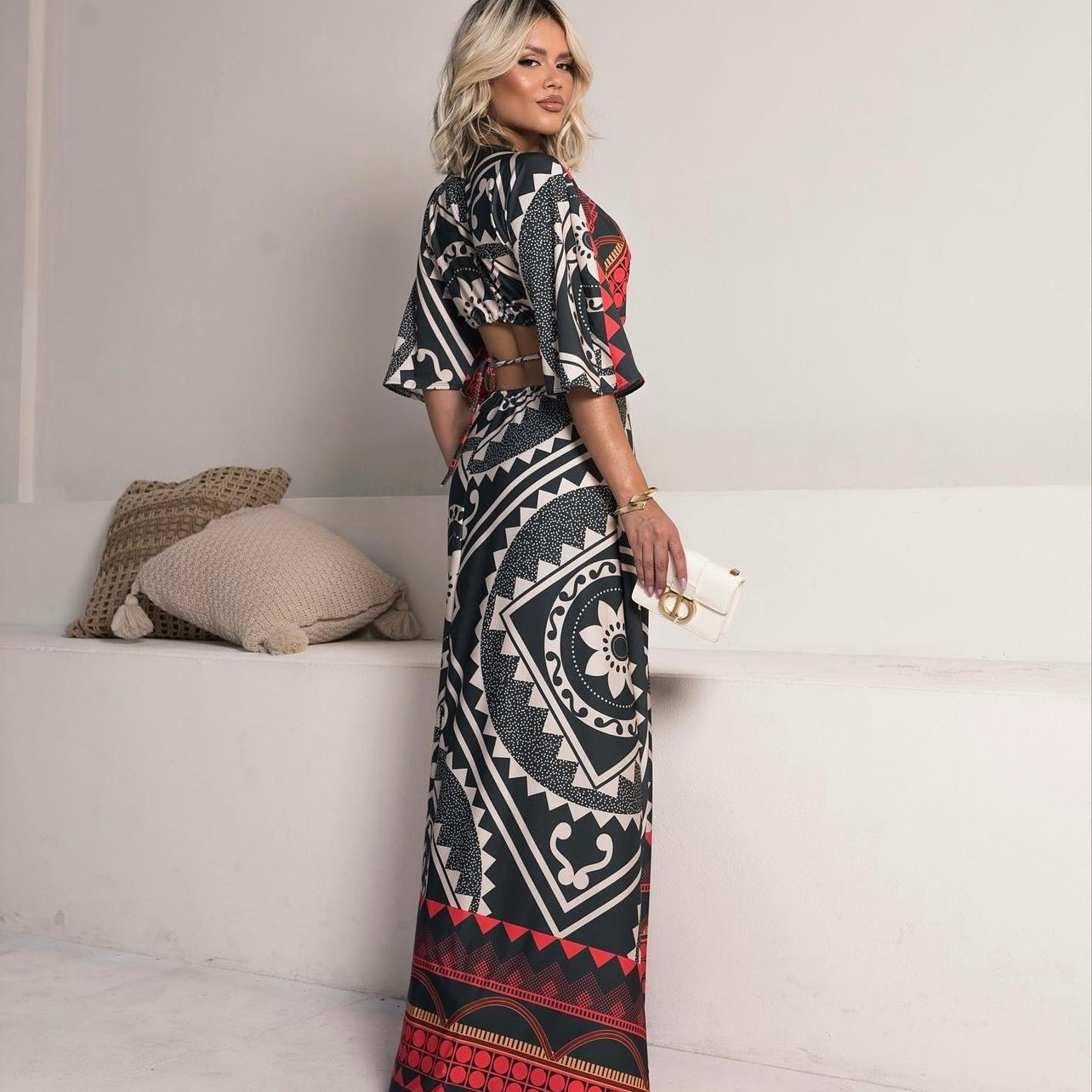 01. Maxi dress, long dress with long sleeves in symmetrical print. resort, vacation, special day