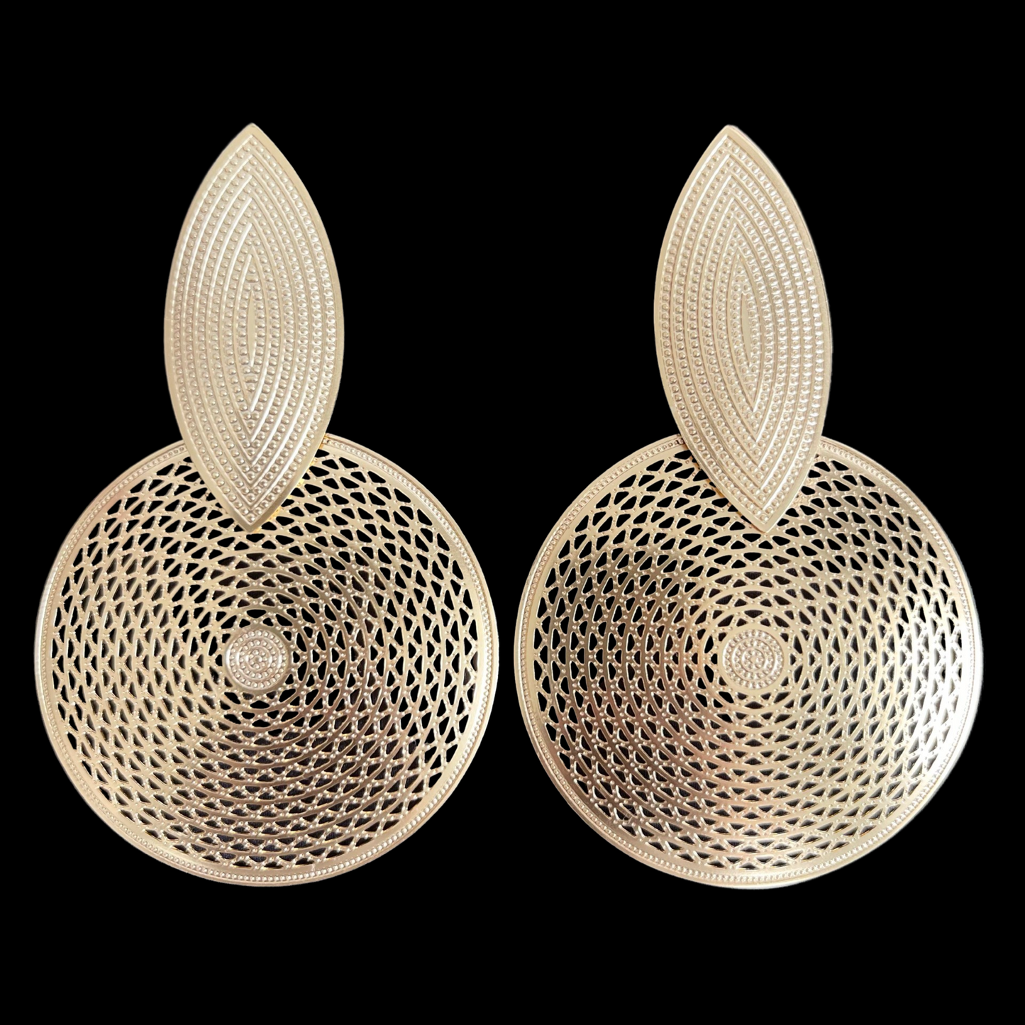 E. Earrings designed in filigree bronze 24k gold plated medium size