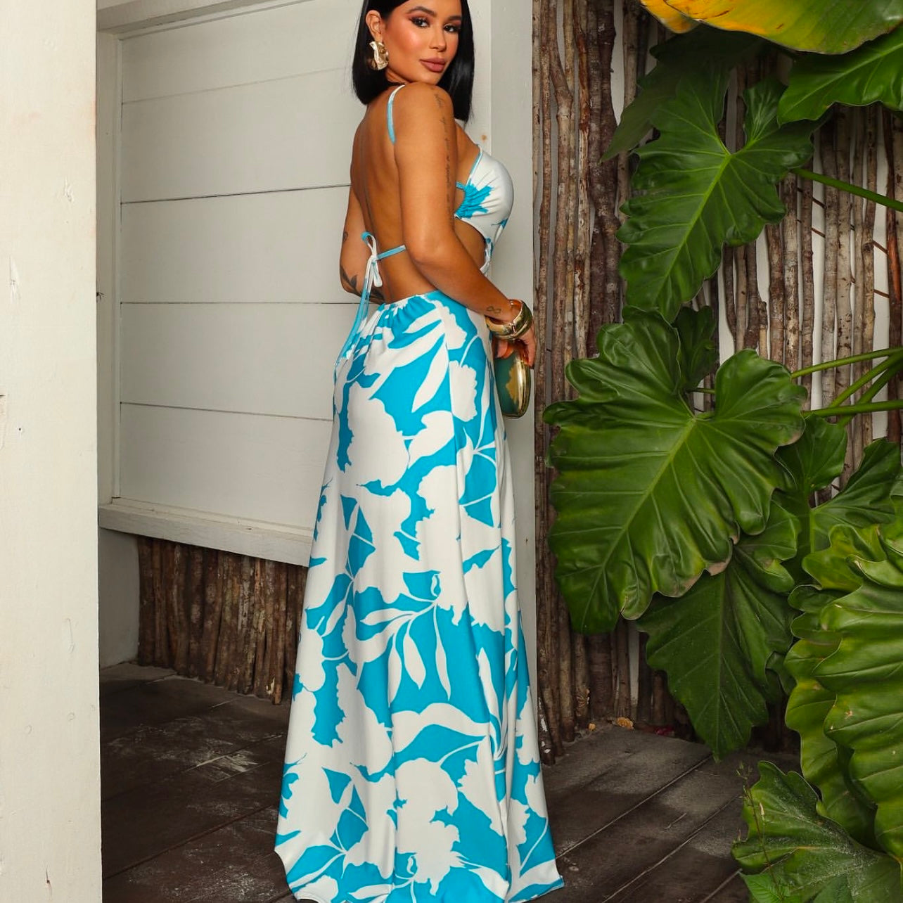 01. Maxi dress, long dress, in white blue with asymmetrical print. vacation, beach, casual...