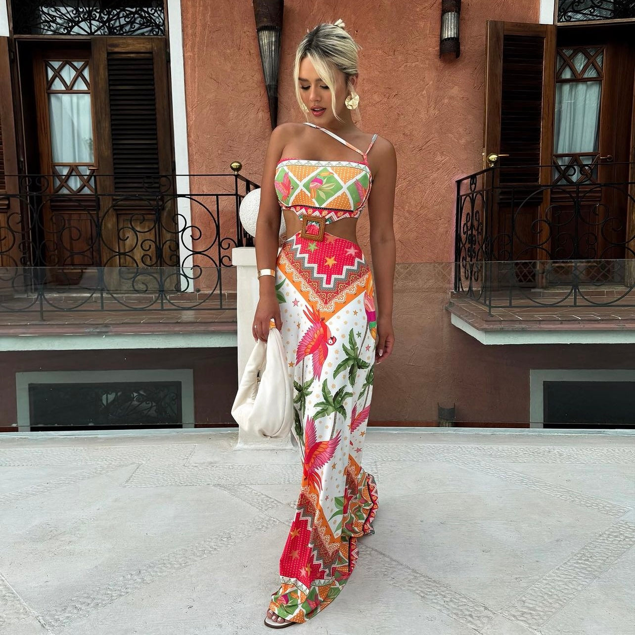 01. Maxi dress, Long dress, with straps, neckline and open back. multicolor tropical print. vacation, resort, summer