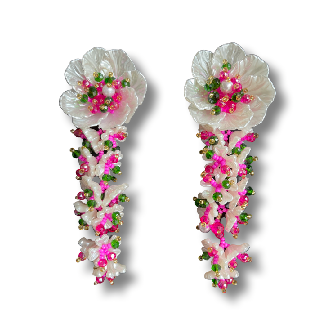 03. White and fuchsia flower earrings