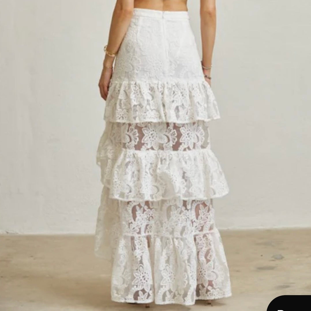 Beautiful white maxi dress with a ruffled skirt