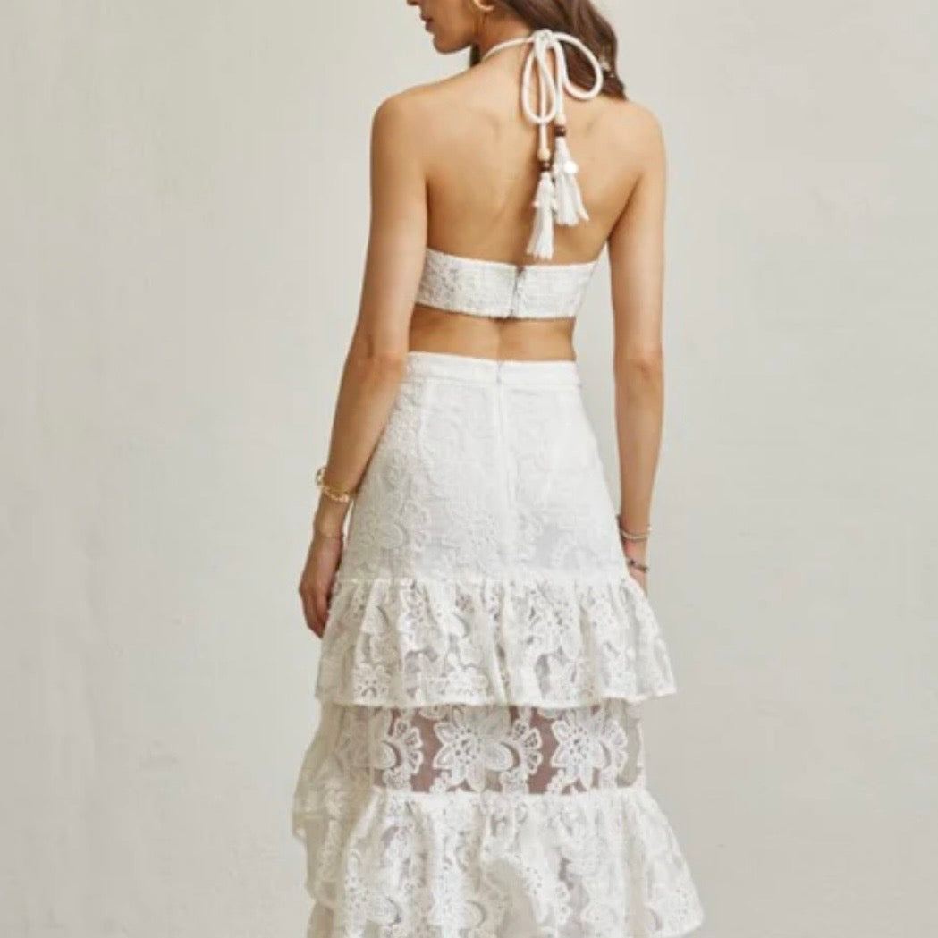 Beautiful white maxi dress with a ruffled skirt