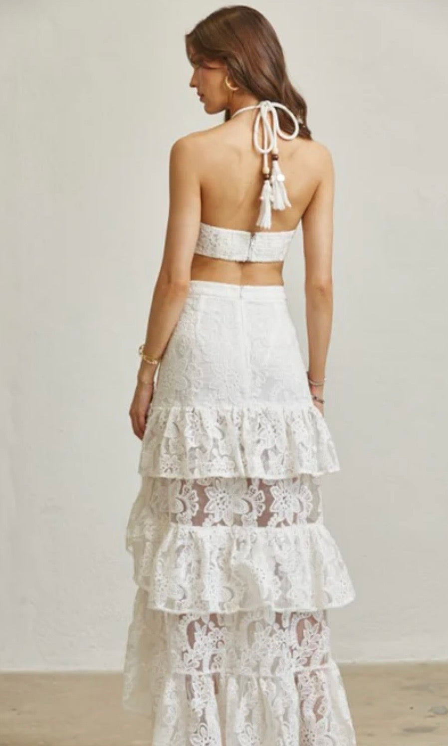 Beautiful white maxi dress with a ruffled skirt