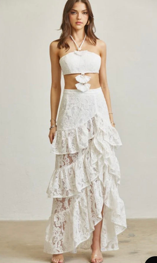 Beautiful white maxi dress with a ruffled skirt