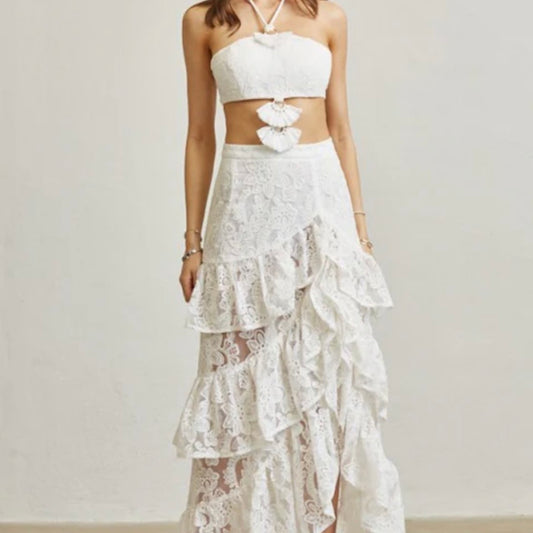 Beautiful white maxi dress with a ruffled skirt