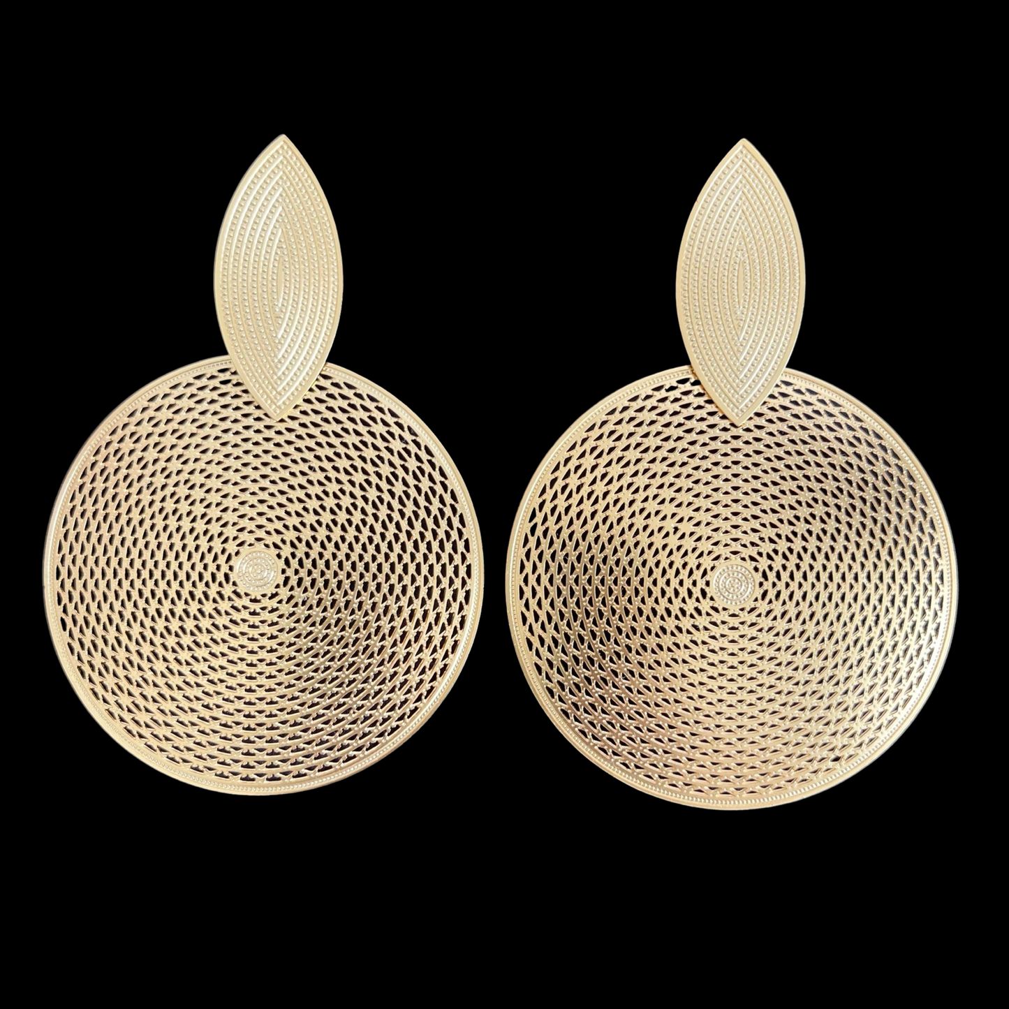 E. Earrings designed in filigree made of bronze plated in 24k gold large size