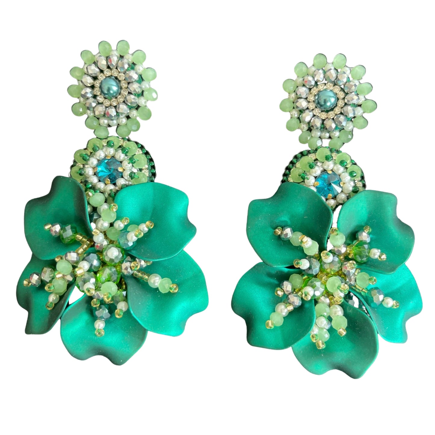 05. Elegant design of green flower earrings