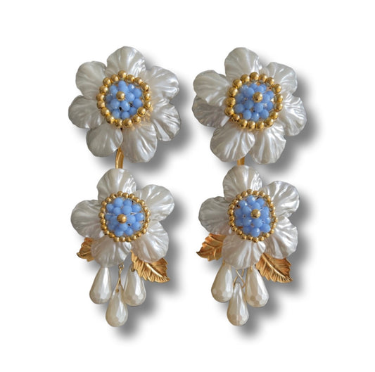 03. White and blue flower earrings