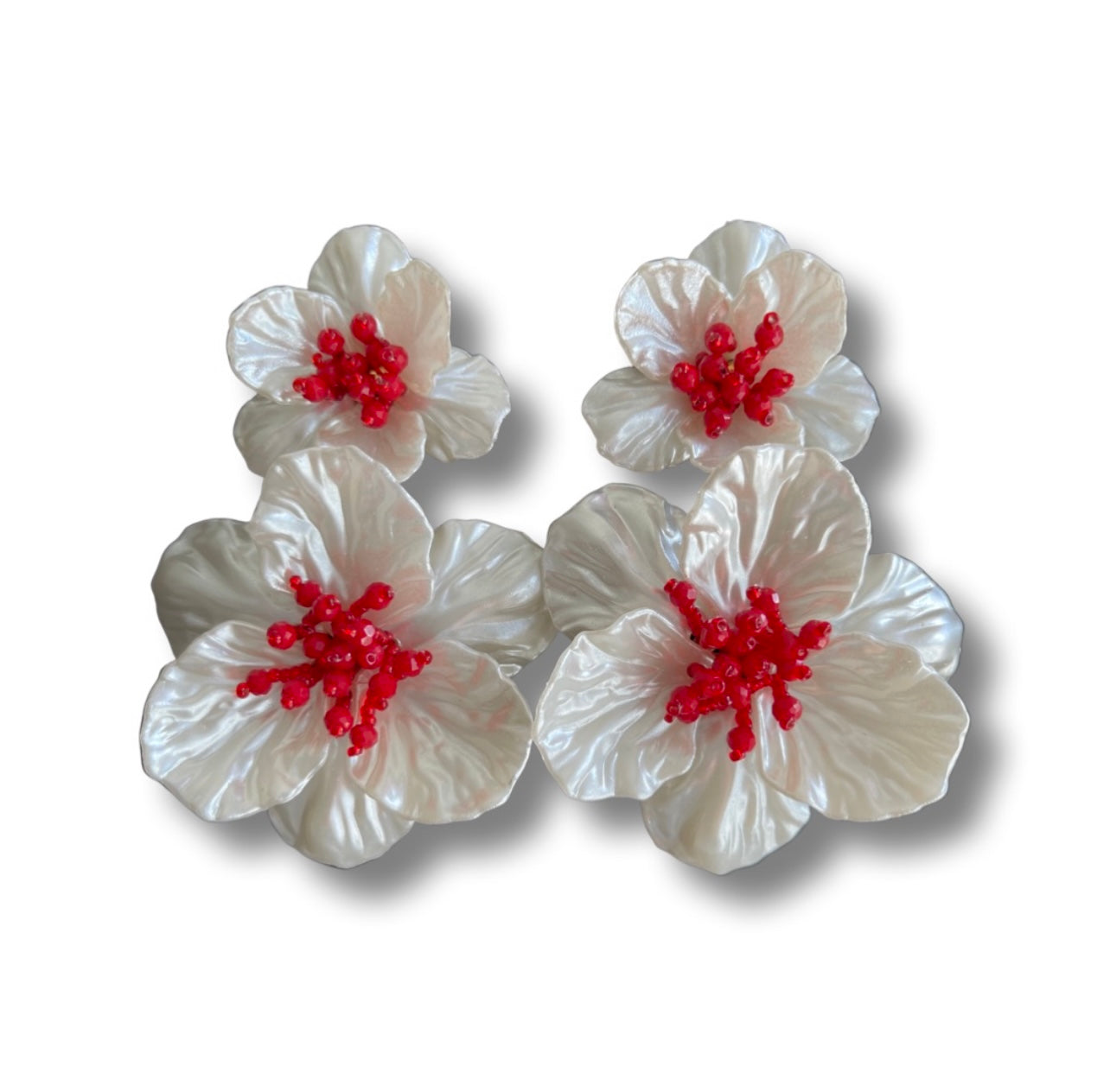 03. Beautiful flower earrings in white and red