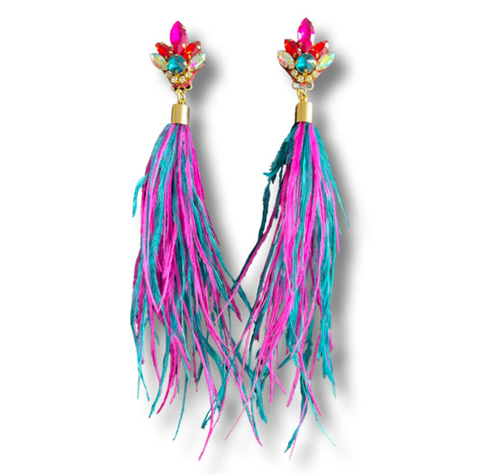 05. Earrings designed in fuchsia and turquoise feather