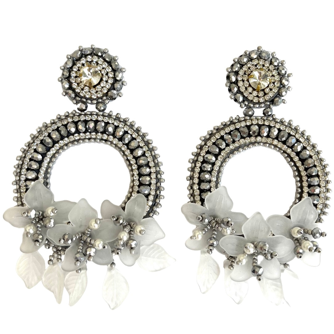 05. Round earrings with silver flowers