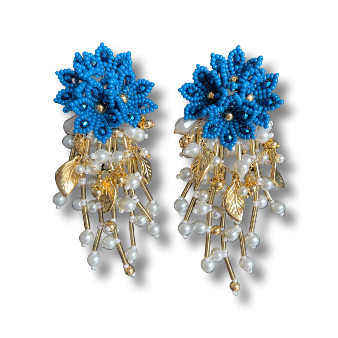 03. Elegant blue flower earrings
