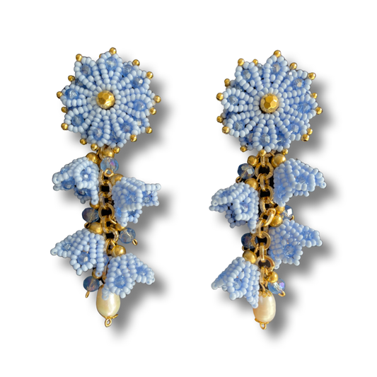 03. Earrings in a flower design with small flower drops