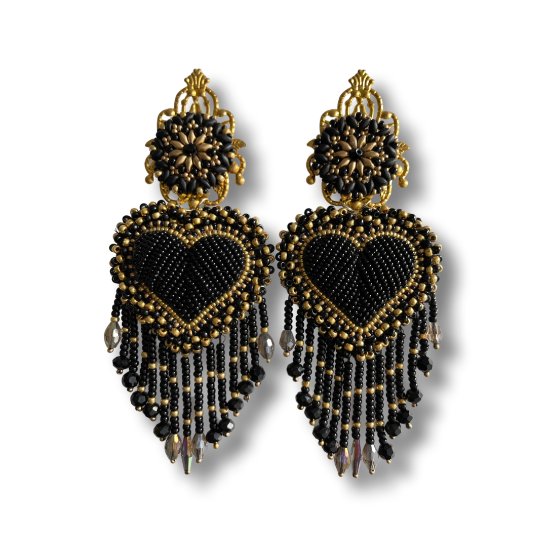 03. Luxury black heart earrings